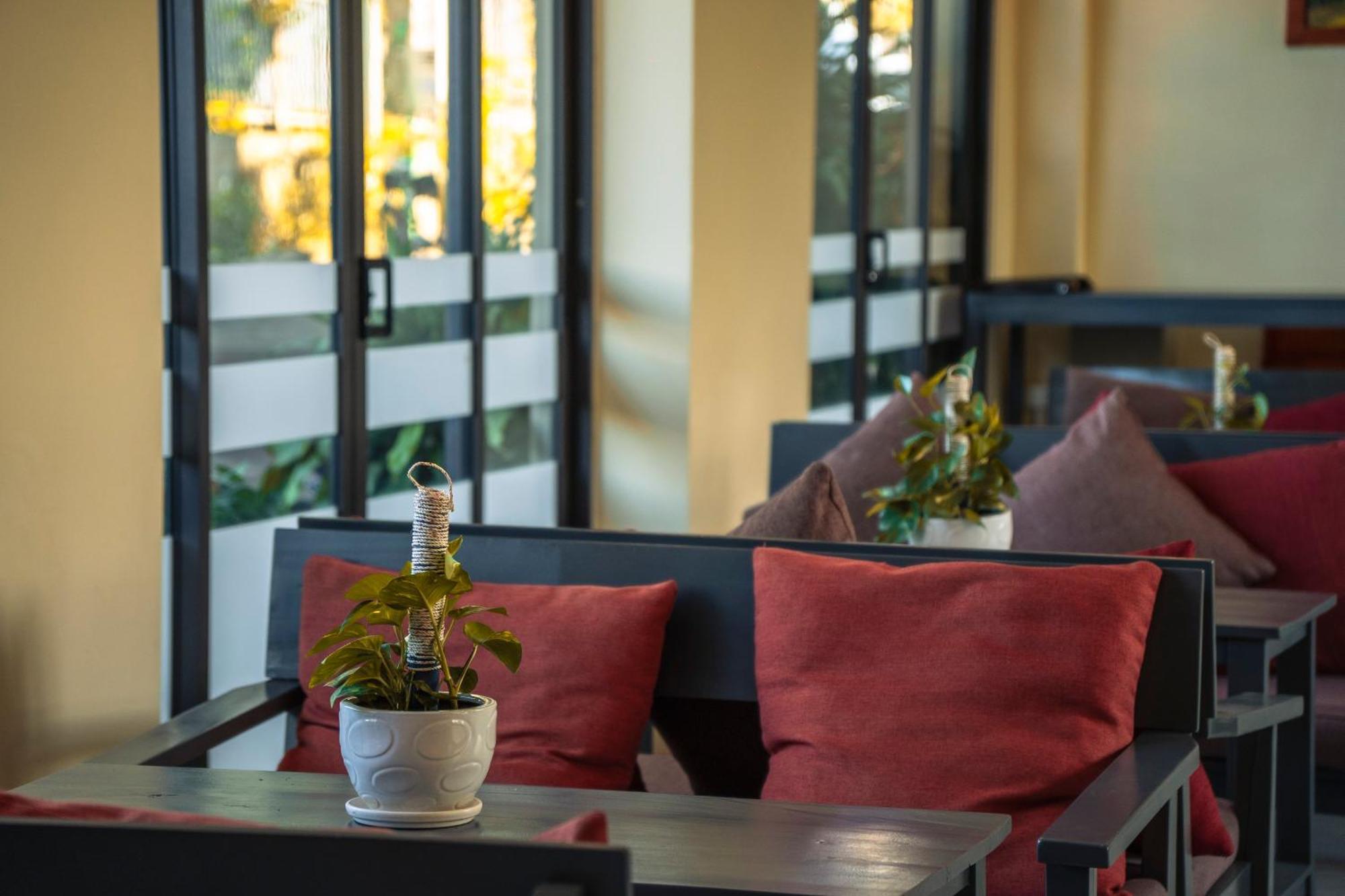Golden Daisy Hotel Фу Куок Екстериор снимка